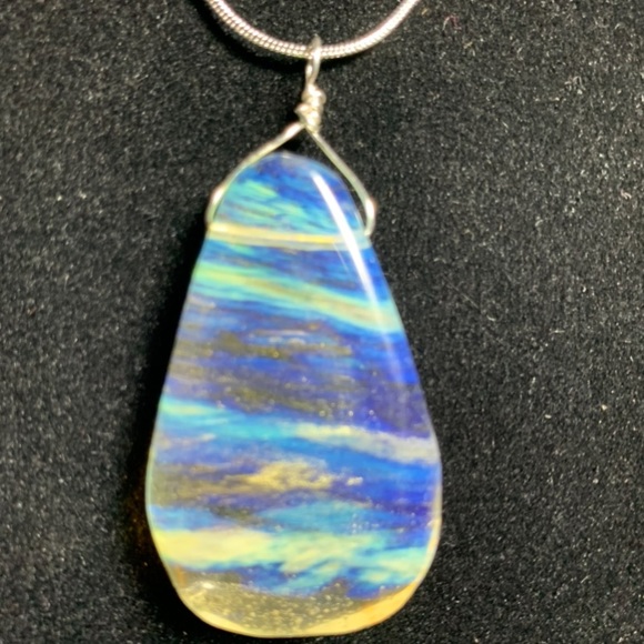 Lemon Opalite Quartz. Gorgeous pendant. Free SS chain with offer.Handmade - Picture 2 of 10